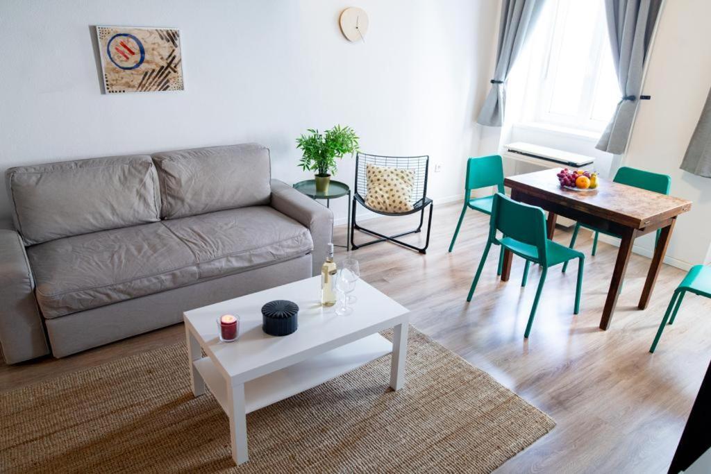 Studio Apartment Next To Famous Party House A38 Budapest Exterior foto