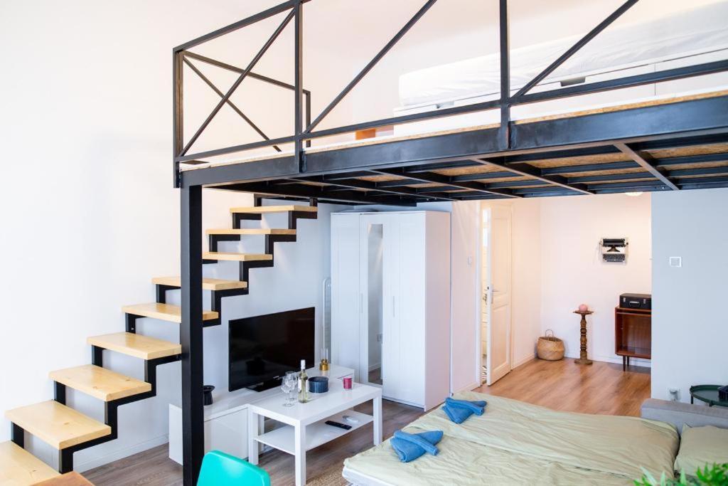 Studio Apartment Next To Famous Party House A38 Budapest Exterior foto